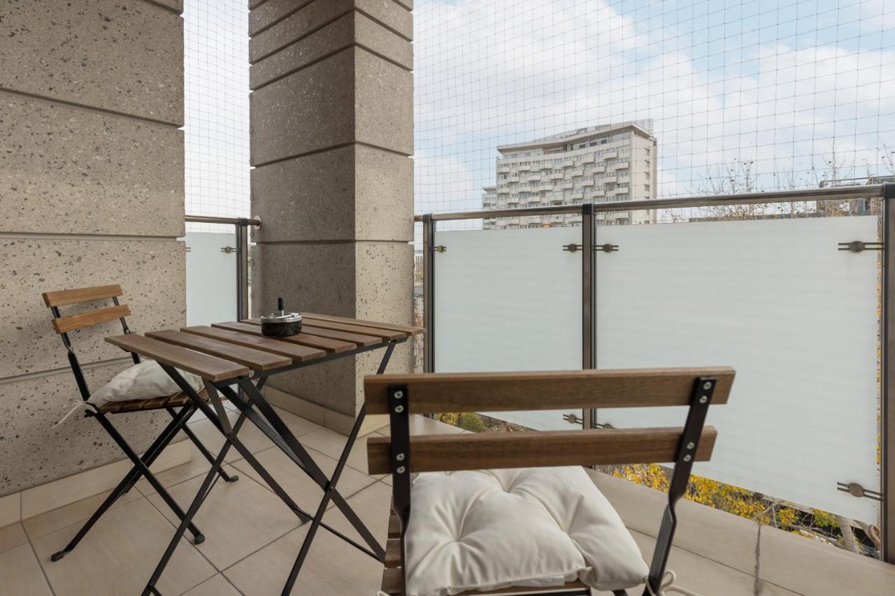 Warsaw Srodmiescie Riverside Three-Bedroom Apartment By Renters Buitenkant foto