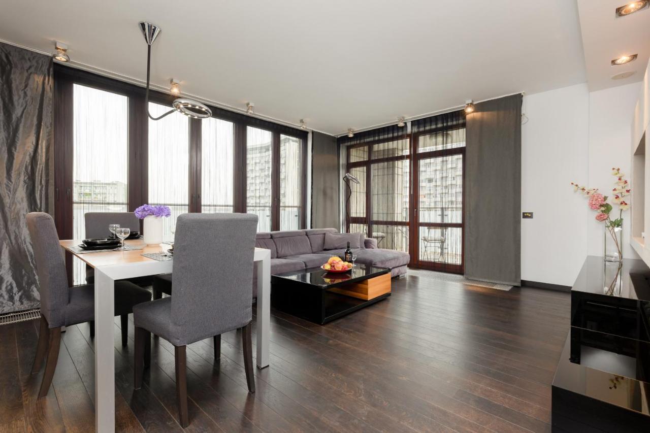Warsaw Srodmiescie Riverside Three-Bedroom Apartment By Renters Buitenkant foto